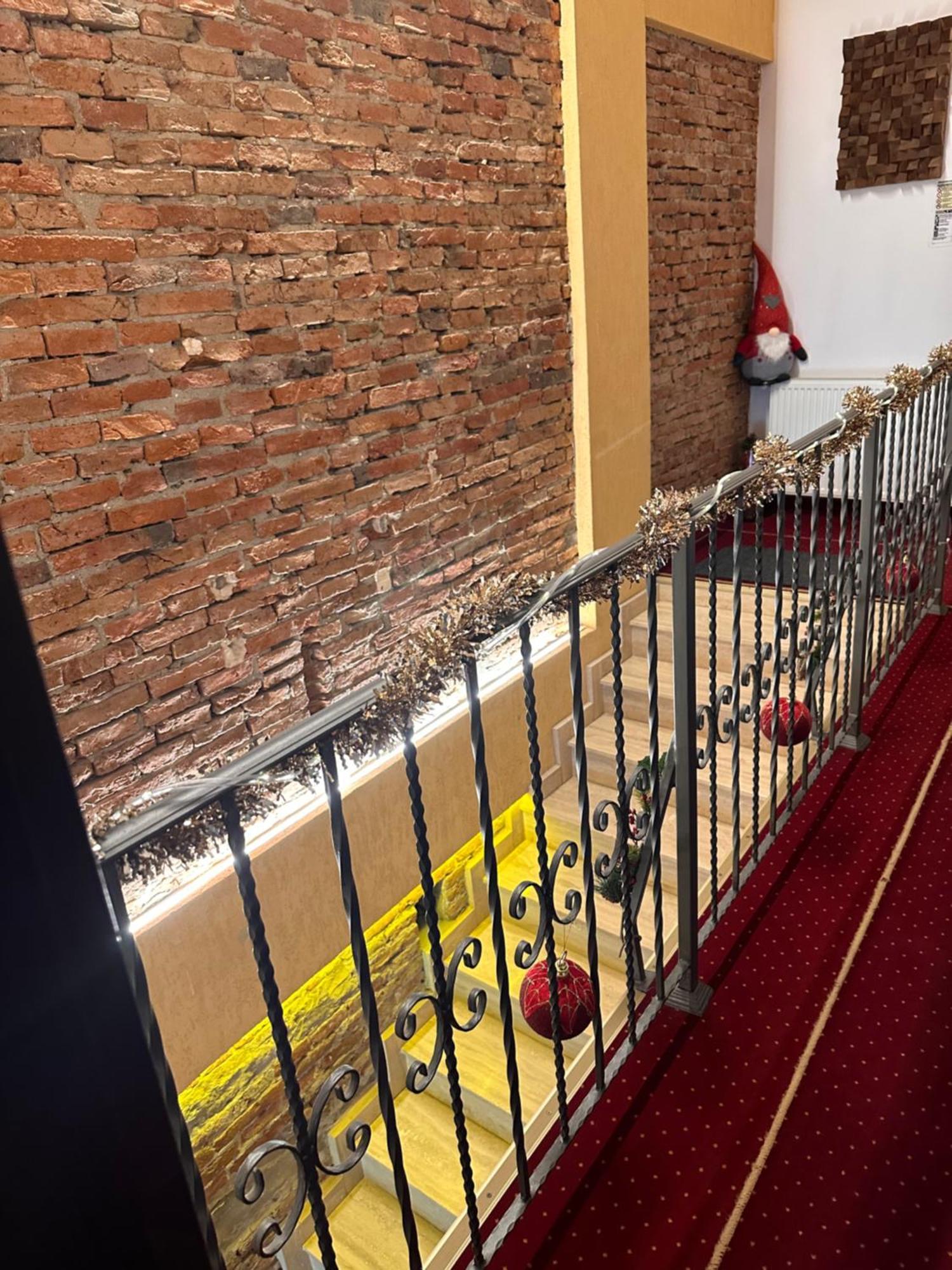 Pensiunea Sada Făgăraş Екстериор снимка